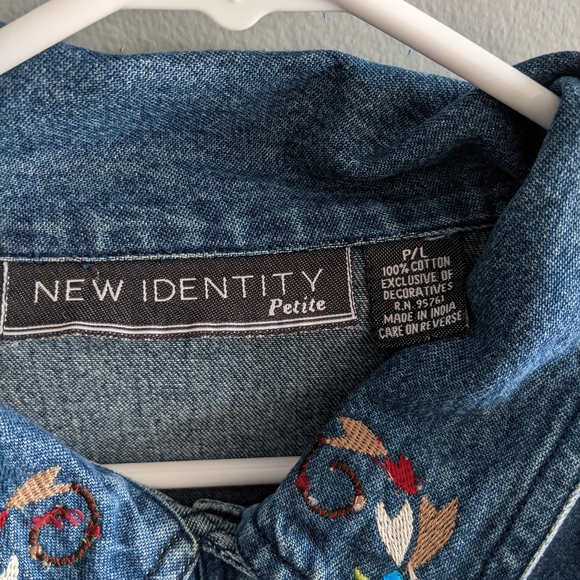 Petite embroidered denim jacket - Picture 4 of 8